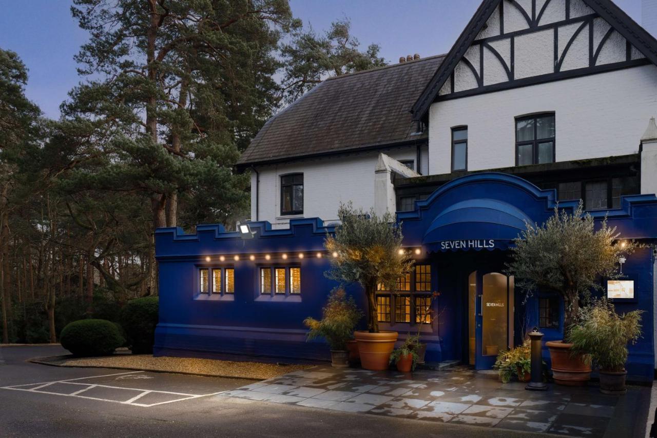 Hilton Cobham Hotel Exterior foto