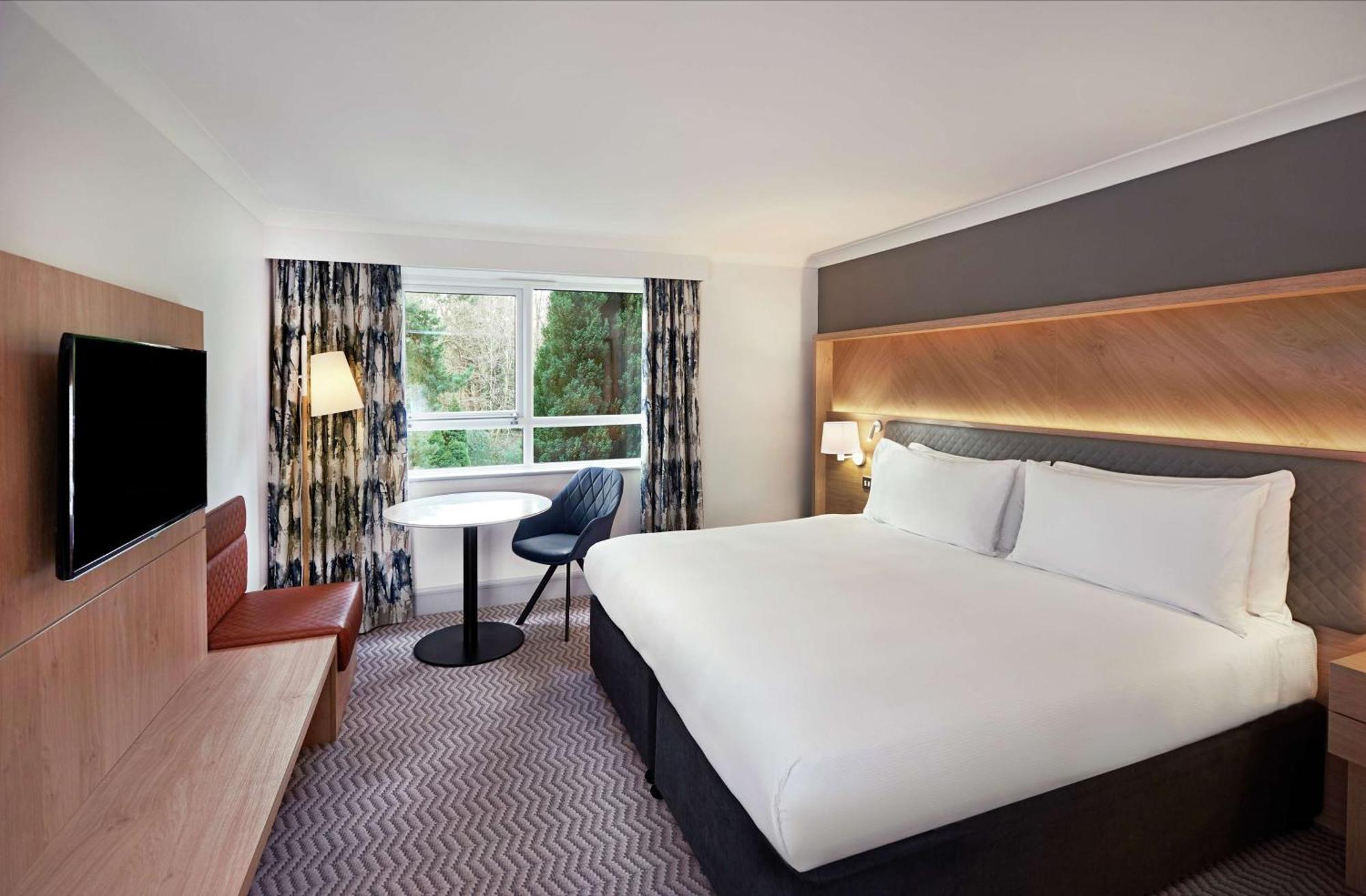 Hilton Cobham Hotel Exterior foto